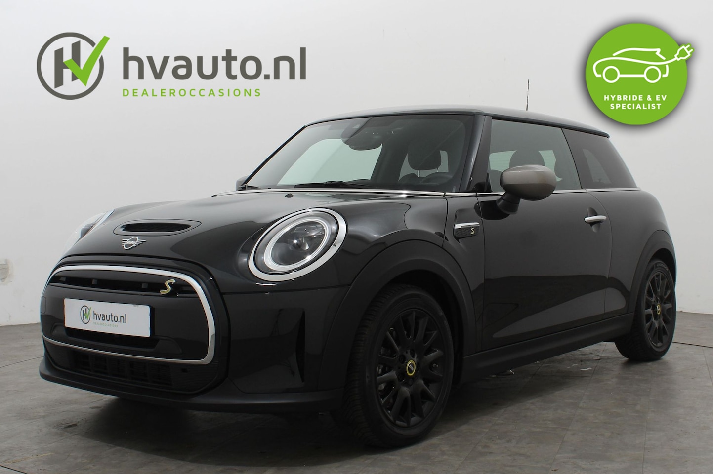 MINI Mini-Electric - COOPER S CLASSIC 184PK 33 KWH | Navi | Sportstoelen | Privacy Glass - AutoWereld.nl