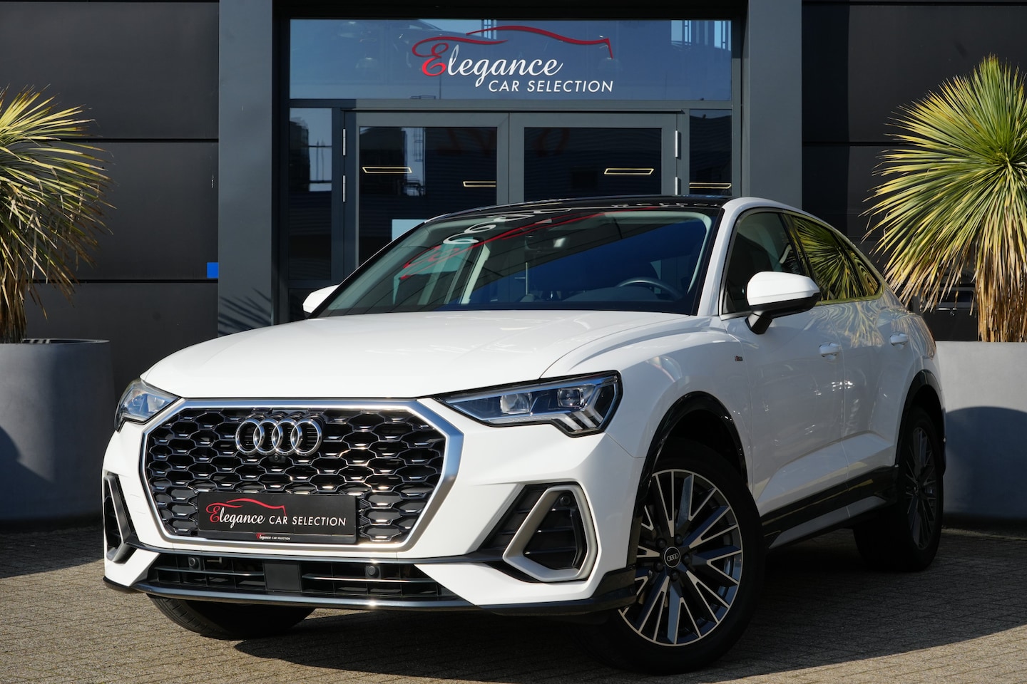 Audi Q3 Sportback - 35 TFSI S Edition 150pk Panoramadak/Stoelverwarming/Camera - AutoWereld.nl