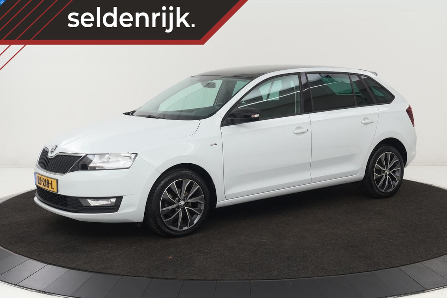 Skoda Rapid Spaceback - 1.0 TSI Drive | Panoramadak | Stoelverwarming | Navigatie | Climate control | PDC | Cruise - AutoWereld.nl