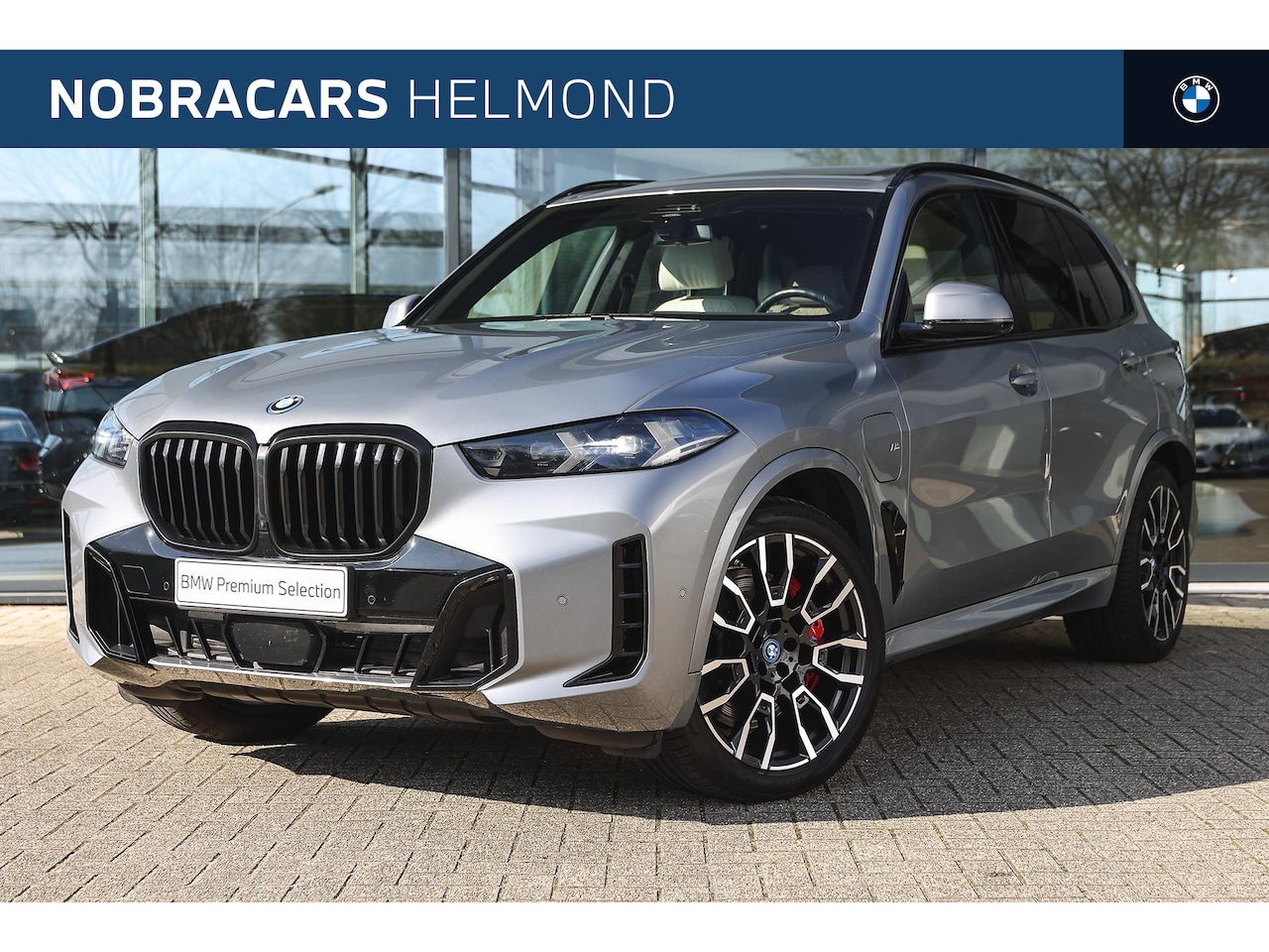 BMW X5 - xDrive50e High Executive M Sport Automaat / Panoramadak Sky Lounge / Trekhaak / Parking As - AutoWereld.nl