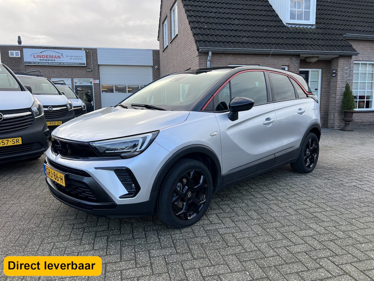 Opel Crossland - 1.2 Turbo Level 4 GS-Line Apple Navi Camera LED 17" - AutoWereld.nl