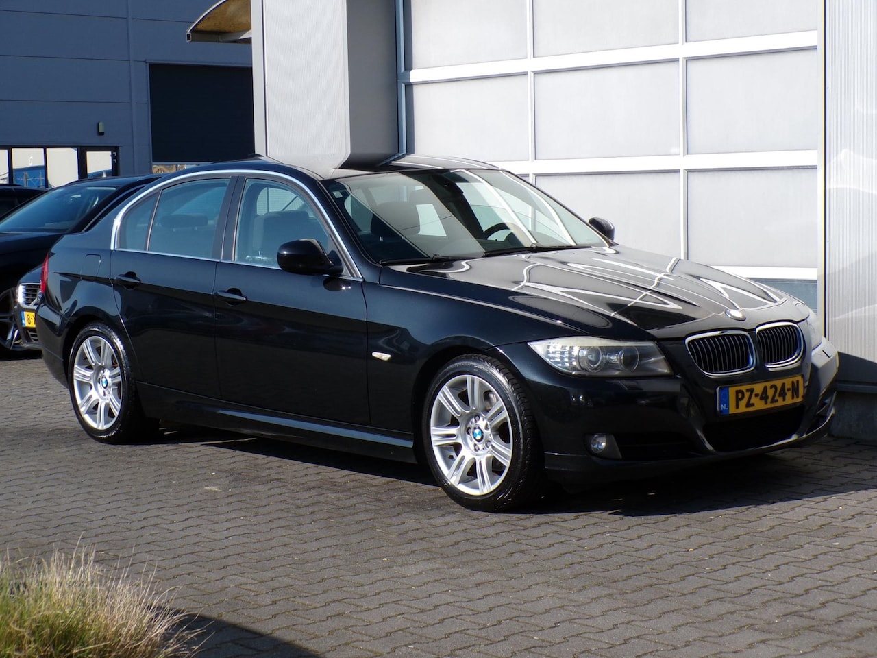 BMW 3-serie - 325i Business Line PDC/Xenon/Navi/Clima!! - AutoWereld.nl