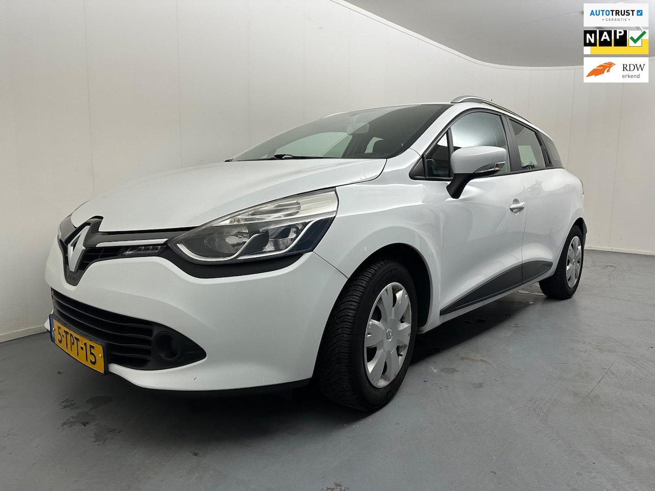 Renault Clio Estate - 0.9 TCe Expression # Airco # Lmv # Trekhaak # Navi # Nap - AutoWereld.nl