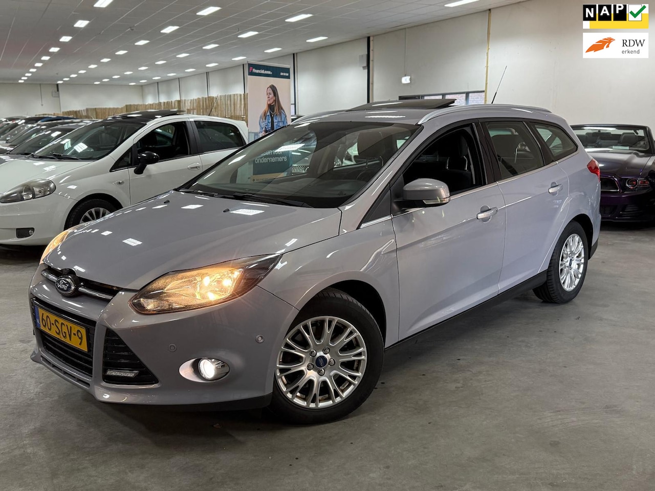 Ford Focus Wagon - 1.6 EcoBoost Titanium / NAVI MULTIEMEDIA / SCHUIFKANTELDAK / DEALER ONDERHOUDEN - AutoWereld.nl