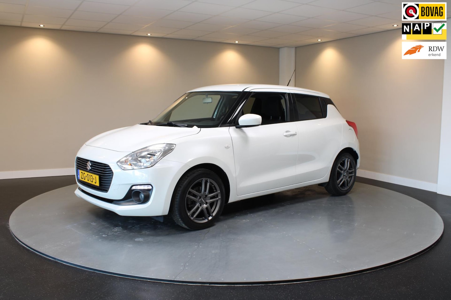 Suzuki Swift - 1.2 Select *Carplay/Navi/Camera* Stoelverw. NAP - AutoWereld.nl