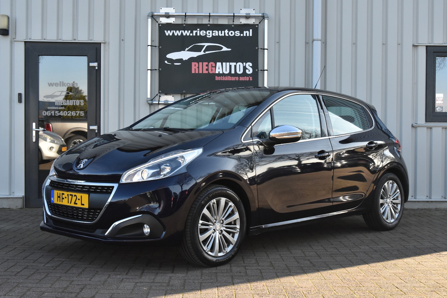 Peugeot 208 - 1.2 Allure 82 PK. Cruise, PDC, Trekhaak!! - AutoWereld.nl