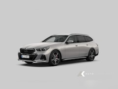 BMW 5-serie Touring - 530e xDrive M Sport Pro | Shadow | H/K | Head-up | Ventilatie | Memory | 360° | Trekhaak |