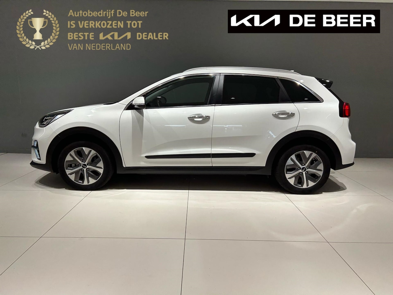 Kia e-Niro - 64kWh 204pk Automaat DynamicPlusLine 3-Fase Lader Trekhaak NL-Auto Accu 100% - AutoWereld.nl