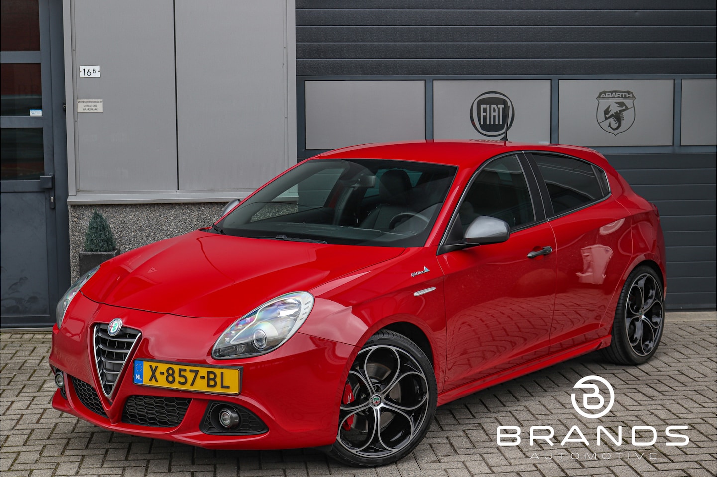 Alfa Romeo Giulietta - 1.4 T QV line Climate control PDC LM Cruise control - AutoWereld.nl