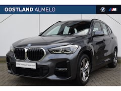 BMW X1 - xDrive25e High Executive M Sport Automaat / Trekhaak / Sportstoelen / Stoelverwarming / LE