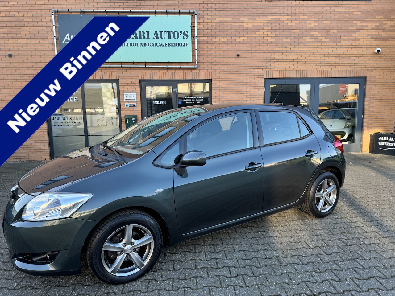 Toyota Auris - 1.6-16V Sol Automaat ! - AutoWereld.nl