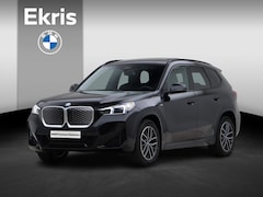 BMW iX1 - eDrive20 Premium Pack | M-Sportpakket | Panoramadak | Harman/Kardon | Trekhaak