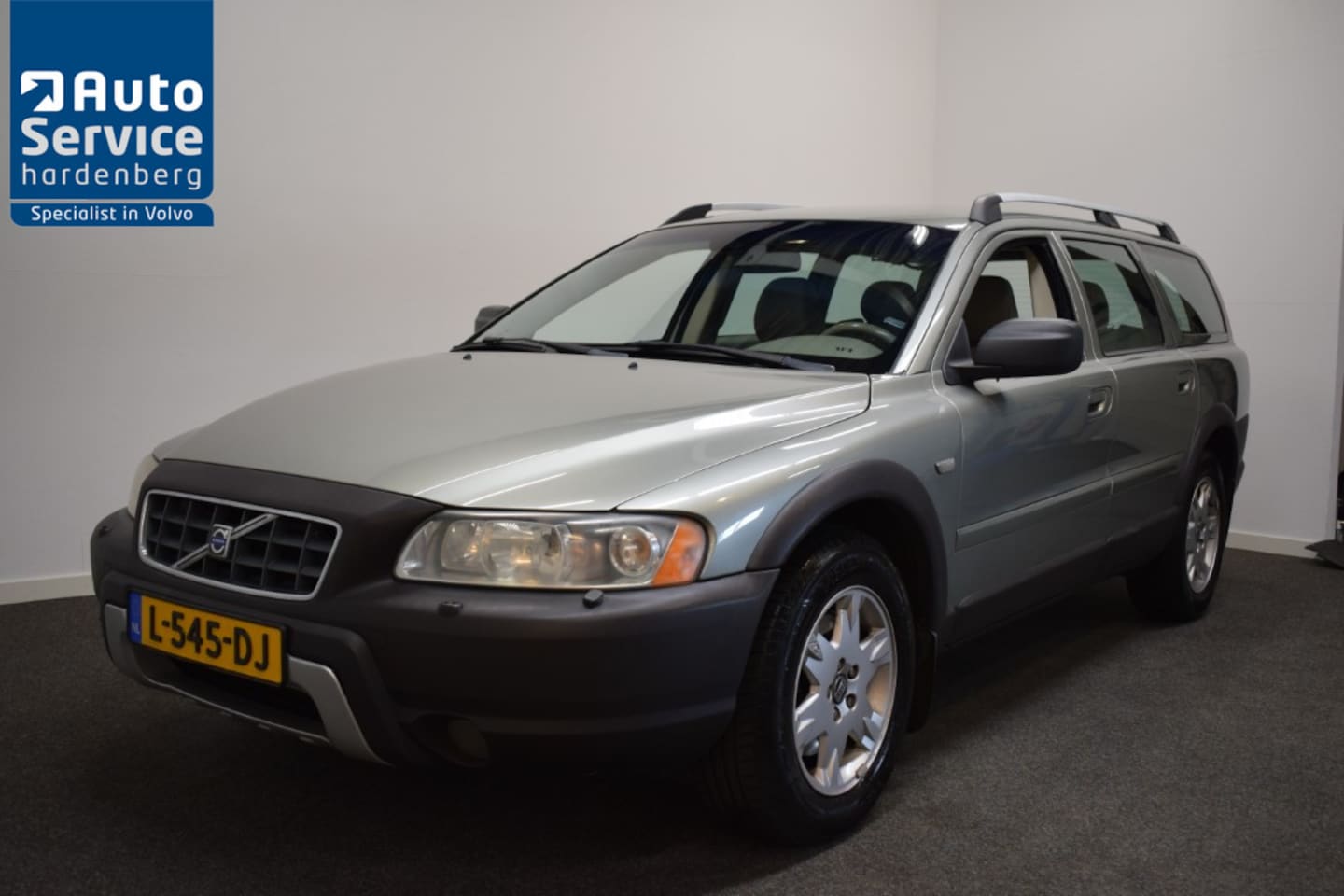 Volvo XC70 - 2.5 T 210pk AWD Momentum Trekhaak 1800kg/ Stoelverw./ Spoiler - AutoWereld.nl