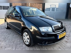 Skoda Fabia - 1.4-16V Ambiente | Airco | Cruise | elektrische ramen