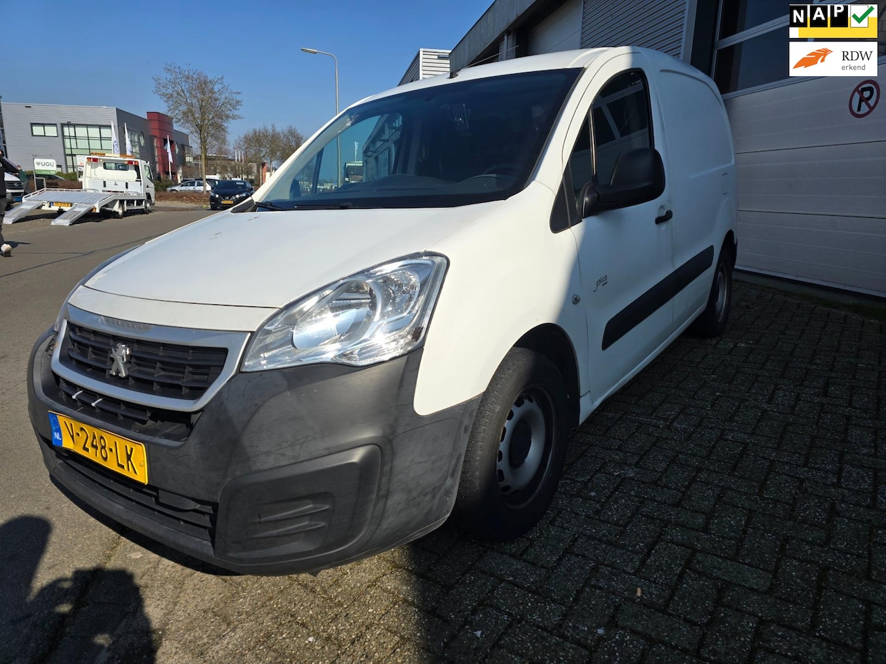 Peugeot Partner - 120 1.6 BlueHDi 75 L1 XR zo mee apk verlopen - AutoWereld.nl