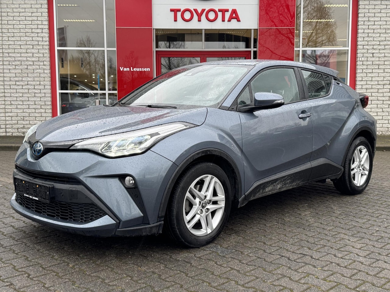 Toyota C-HR - 1.8 HYBRID ACTIVE LM-VELGEN NAVI PARKCAMERA PARKSENSOREN APPLE/ANDROID - AutoWereld.nl