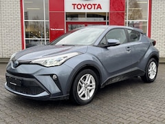 Toyota C-HR - 1.8 HYBRID ACTIVE LM-VELGEN NAVI PARKCAMERA PARKSENSOREN APPLE/ANDROID STOELVERW