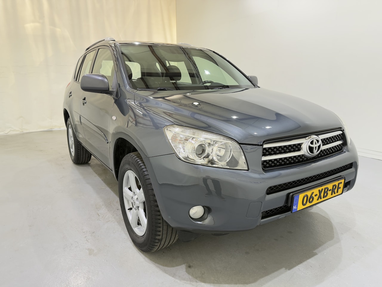 Toyota RAV4 - 2.0 VVTi Executive 2.0 VVTi Executive Automaat - AutoWereld.nl