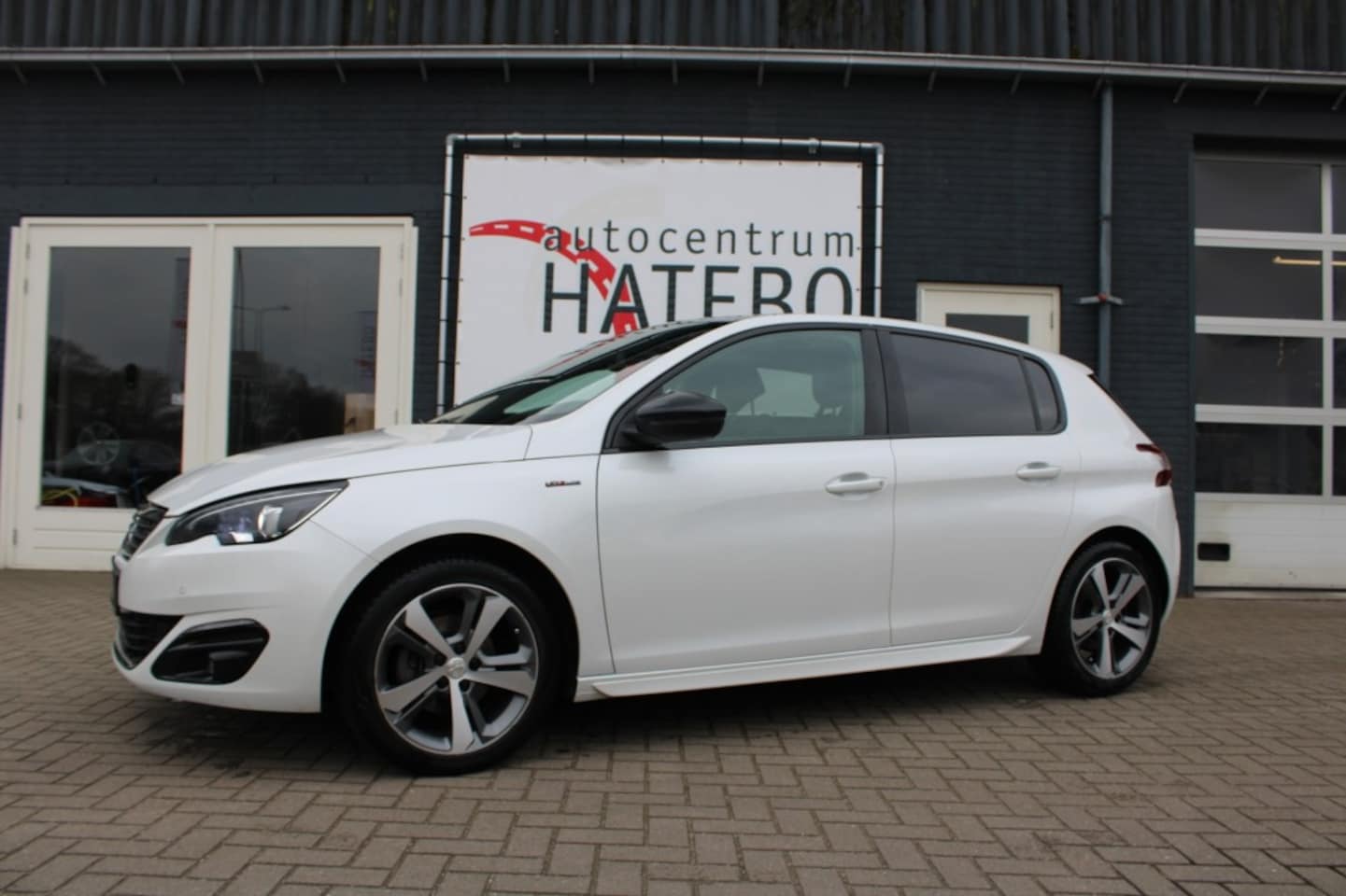 Peugeot 308 - 1.2 PURETECH GT-Line BlackLine Navi Panorama Climate Top! - AutoWereld.nl