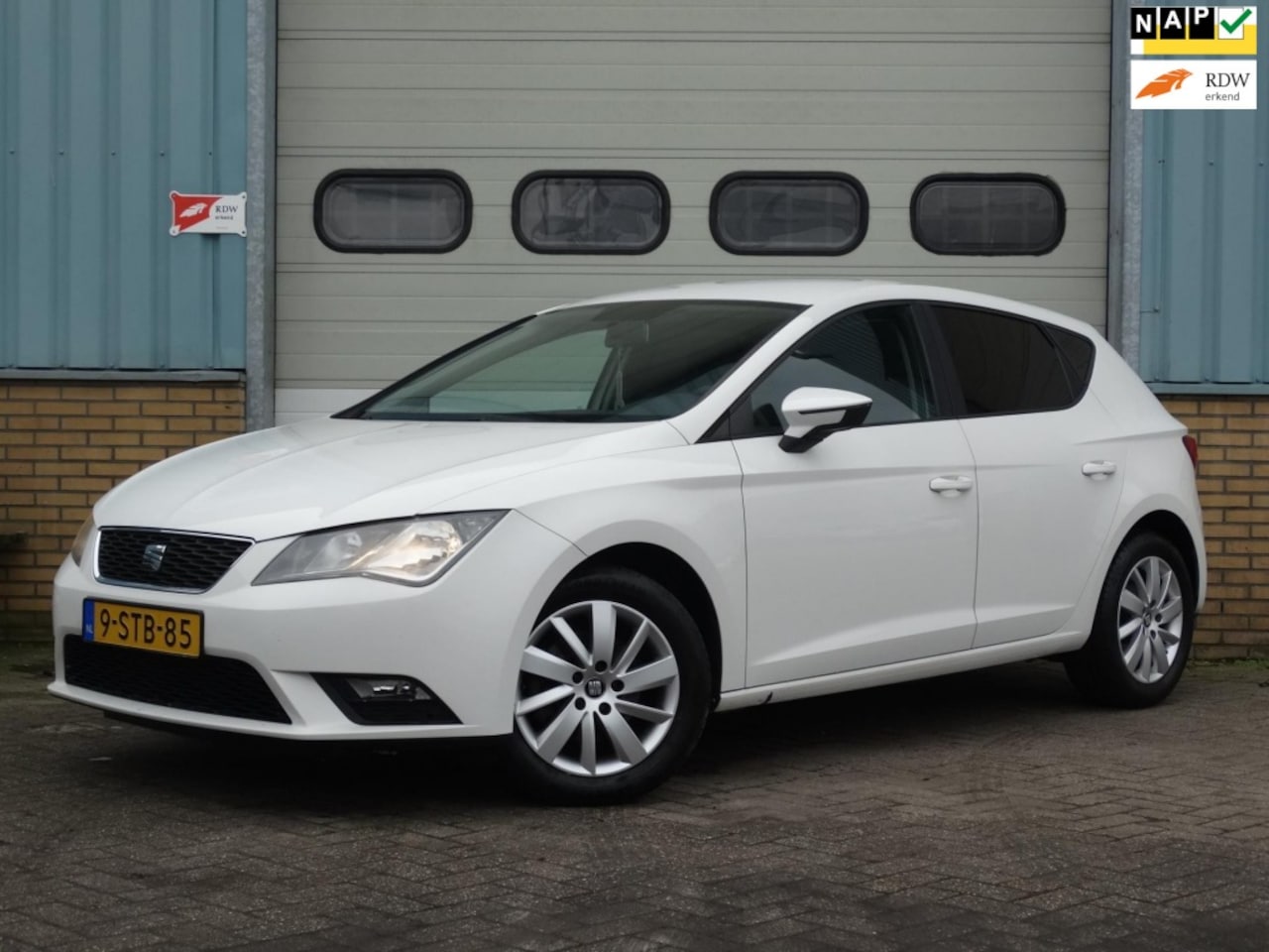 Seat Leon - 1.2 TSI Enjoy Cruise, PDC, Trekhaak, bleutooth - AutoWereld.nl