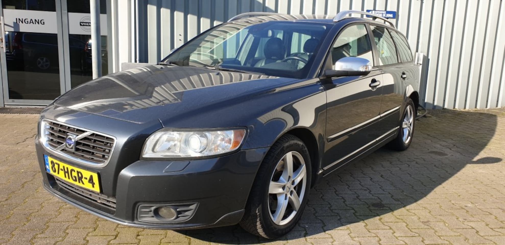 Volvo V50 - 2.4i Momentum 2.4i 170 pk  Momentum - AutoWereld.nl