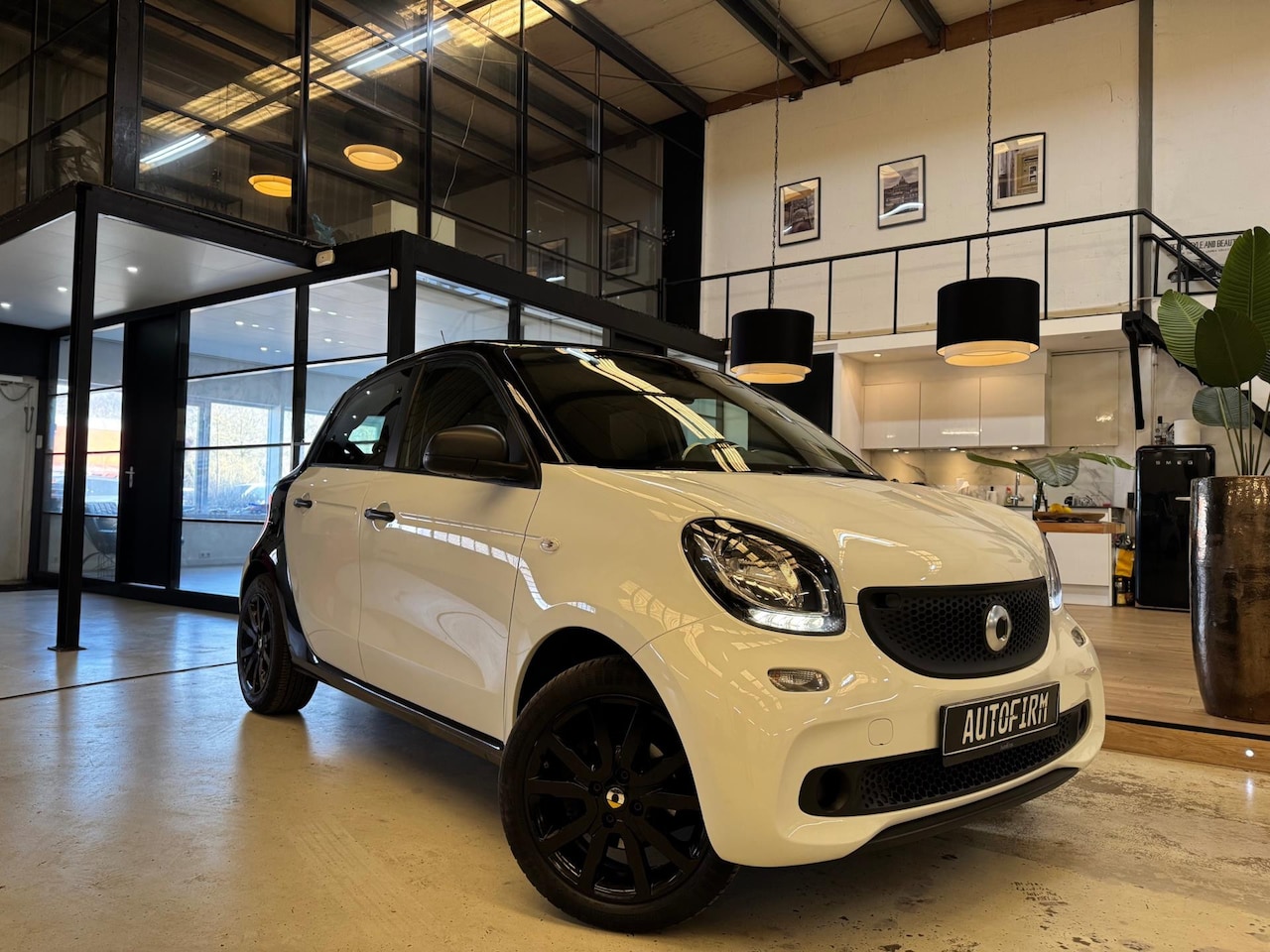 Smart Forfour - 1.0| Bluetooth verbinding|Eerste eigenaar| Airco| Cruisecontrol| Boordcomputer| White Blac - AutoWereld.nl