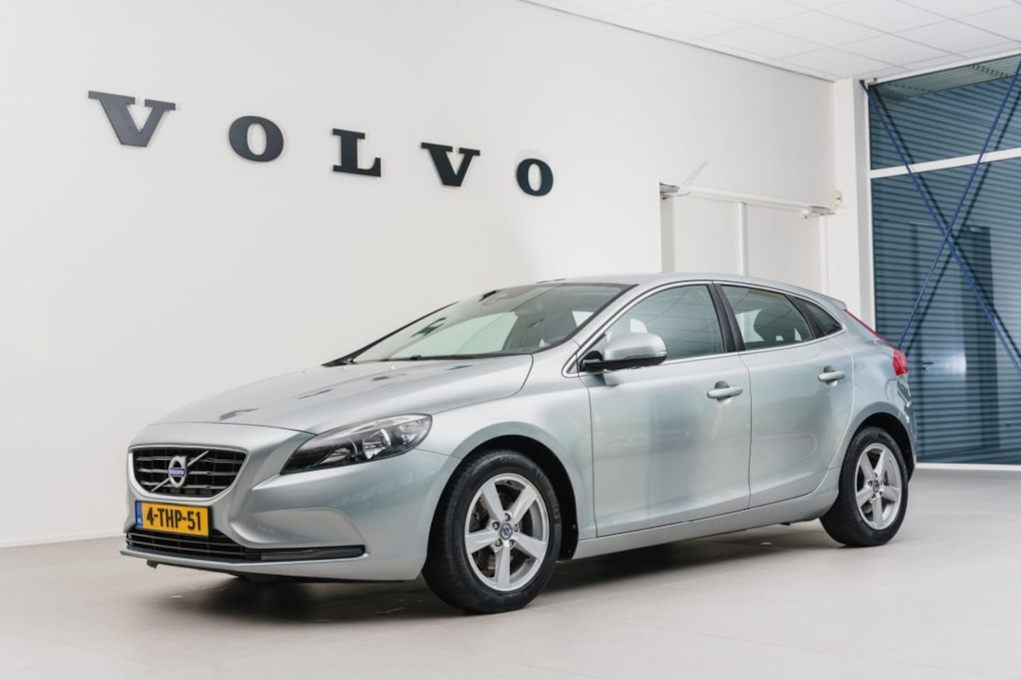 Volvo V40 - T3 Momentum, Business Pack Pro - AutoWereld.nl