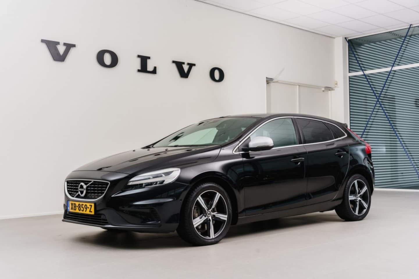 Volvo V40 - T3 Geartronic Polar+ Sport Rdesign - AutoWereld.nl