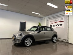 MINI Cooper - 1.5 Business Edition * Automaat / Navigatie / Cruise control / NL Auto