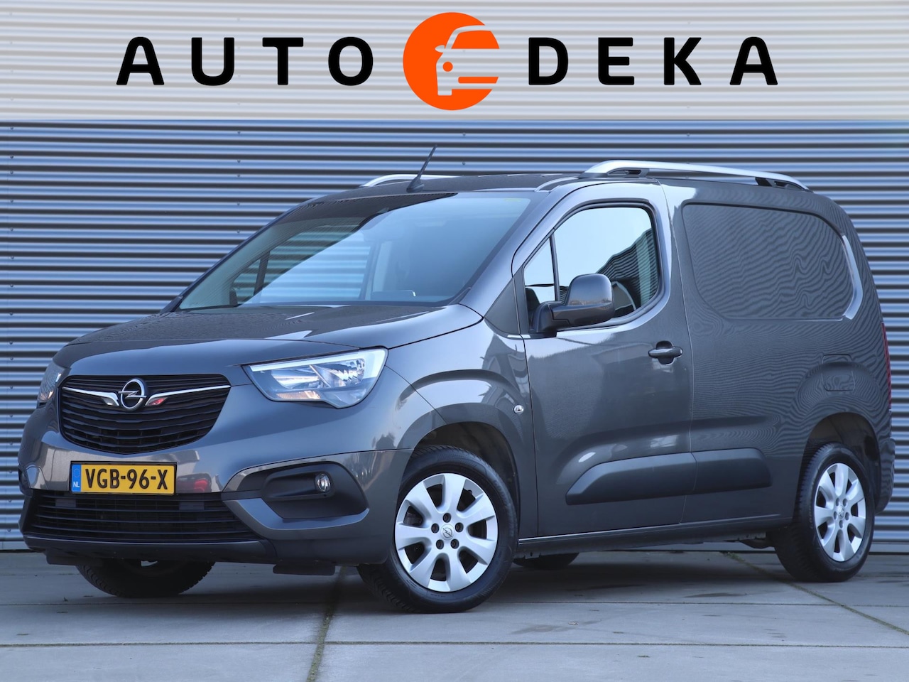 Opel Combo - 1.5D Edition Automaat 130pk *Navigatie*Parkeersens.*Keyless* - AutoWereld.nl