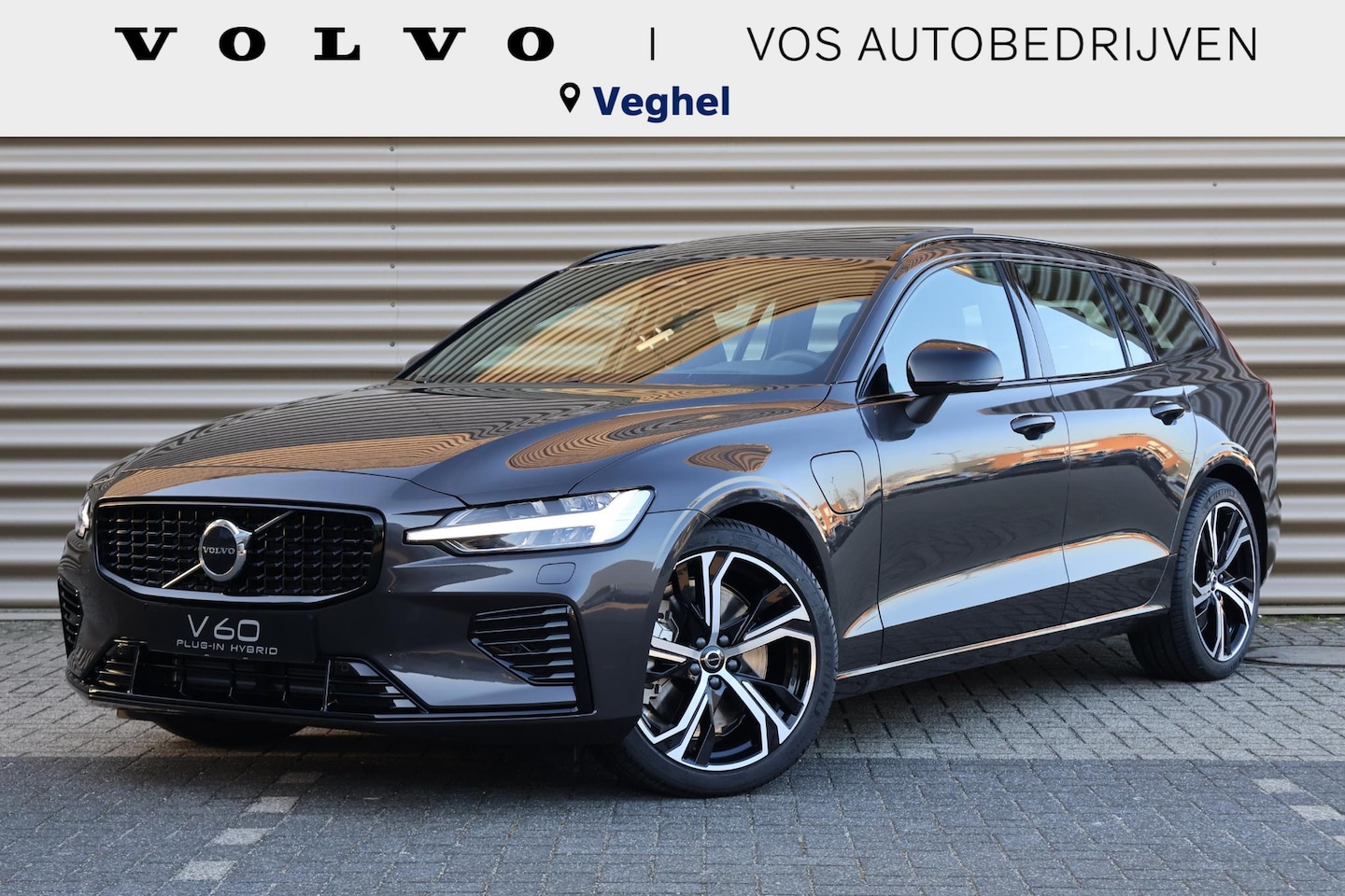 Volvo V60 - T6 Plug-in hybrid AWD Ultra Dark - AutoWereld.nl