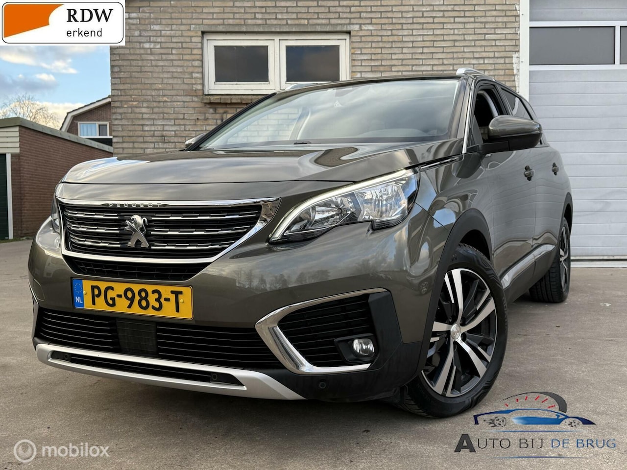 Peugeot 5008 - 1.6 e-THP Blue Lease Premium 7 persoon Pano Nap - AutoWereld.nl