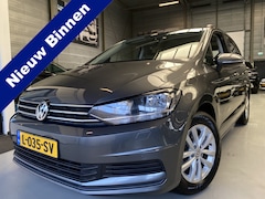 Volkswagen Touran - 1.2 TSI Highline Business R Adaptive Cruise, Stoelverwarming, Rolstoellift