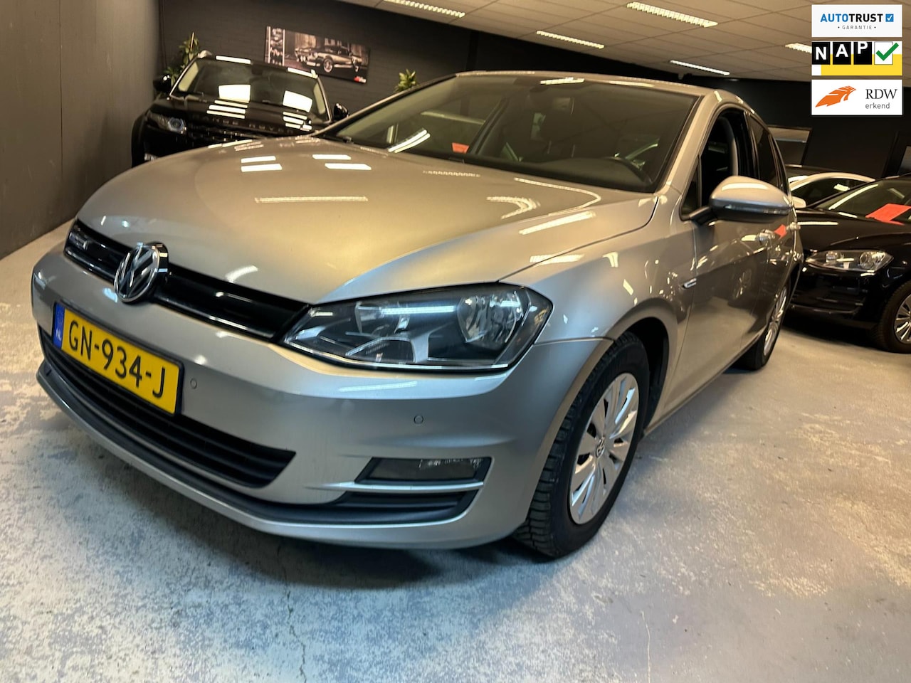 Volkswagen Golf - 1.6 TDI BlueMotion Navi Multi-stuur 1eigennaar 2015 Parkeer Sen- - AutoWereld.nl