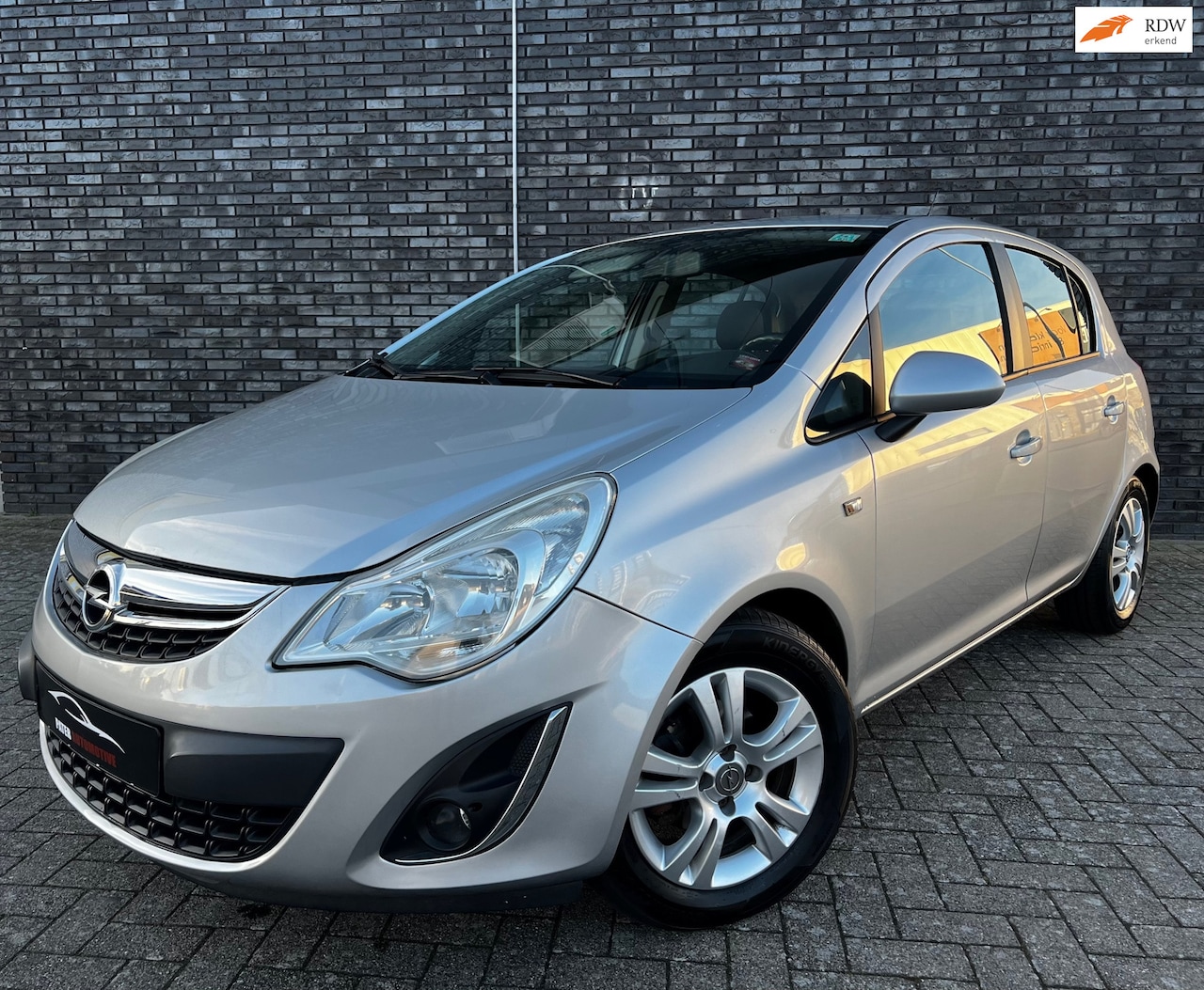 Opel Corsa - 1.2-16V Cosmo Cruise Control|Trekhaak|Facelift|Leder|ZGAN Banden|APK Nieuw - AutoWereld.nl