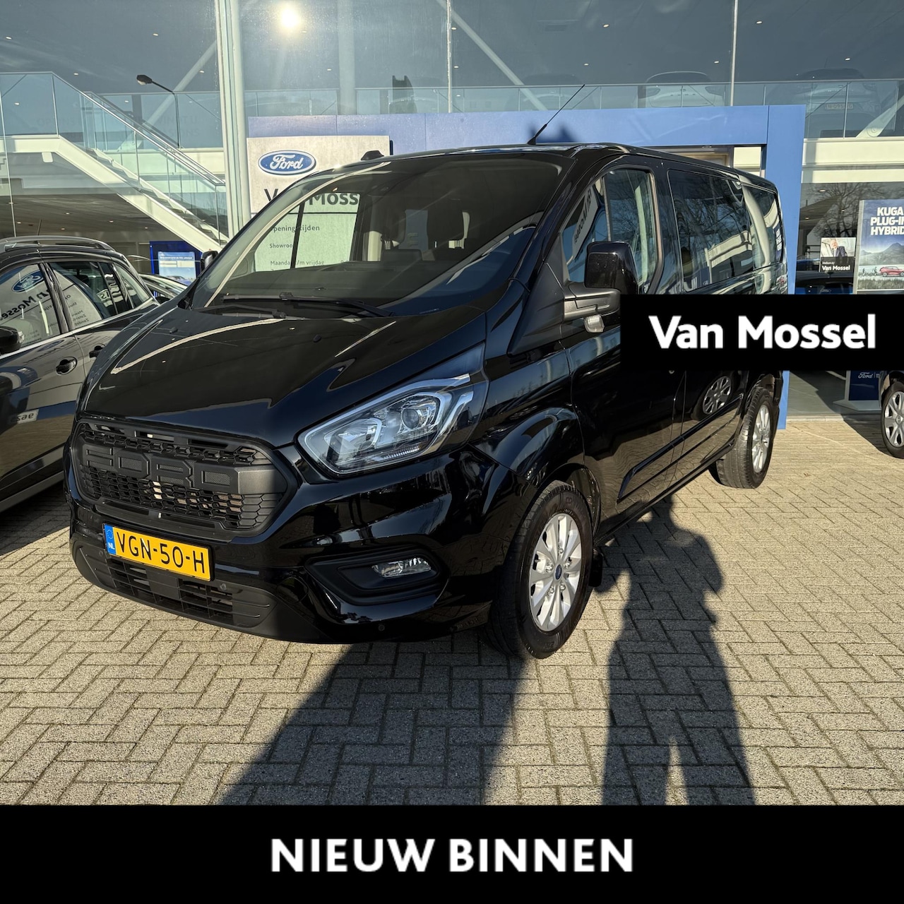 Ford Transit Custom - 280 2.0 TDCI L1H1 Limited DC | Winter Pack | Trekhaak | LMV | Achteruitrijcamera - AutoWereld.nl