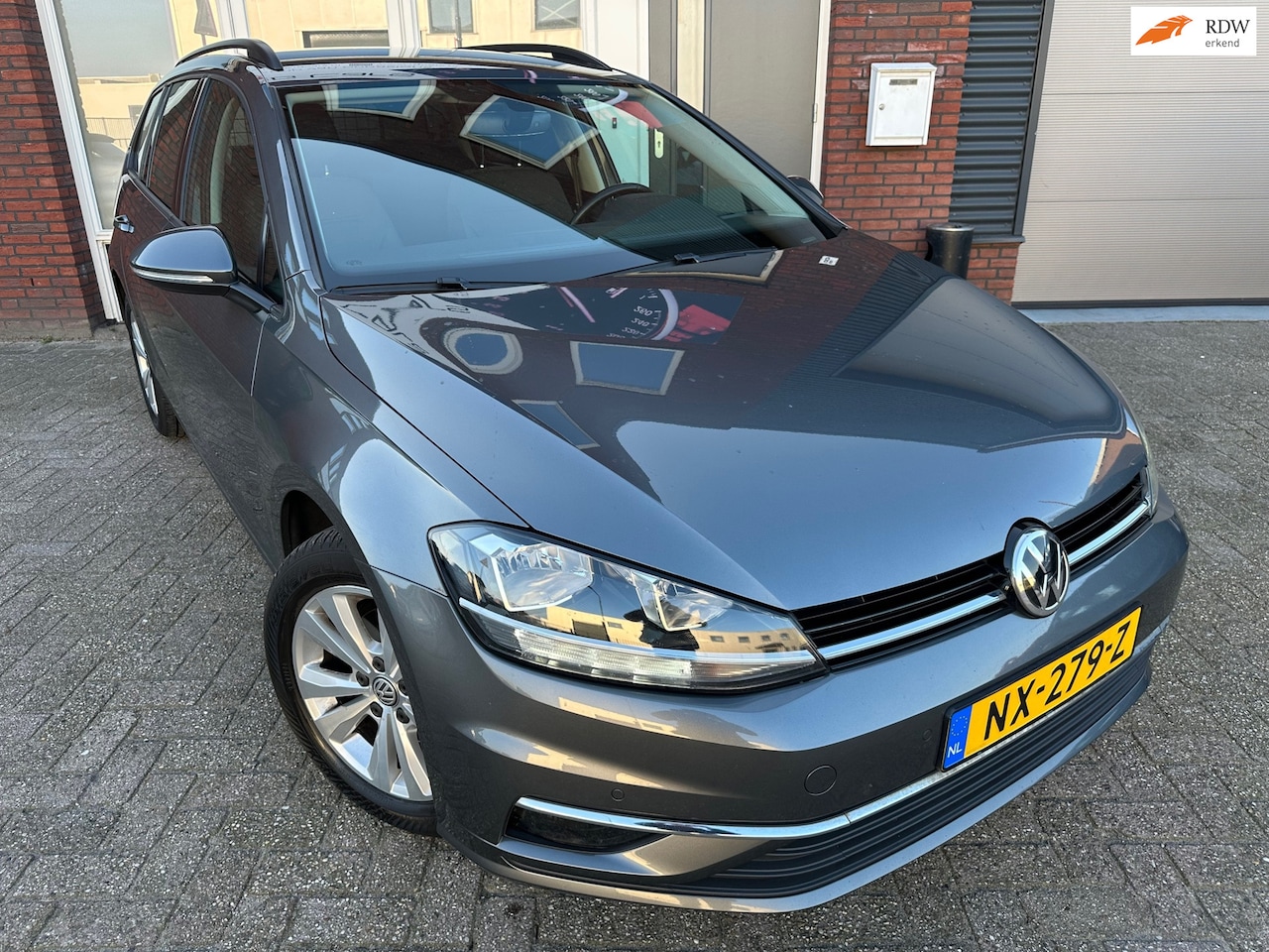 Volkswagen Golf Variant - 1.6 TDI Comfortline / Navi / DAB / PDC / Cruise - AutoWereld.nl