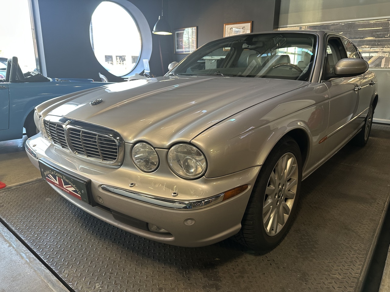 Jaguar XJ - 4.2 V8 Executive Youngtimer - AutoWereld.nl