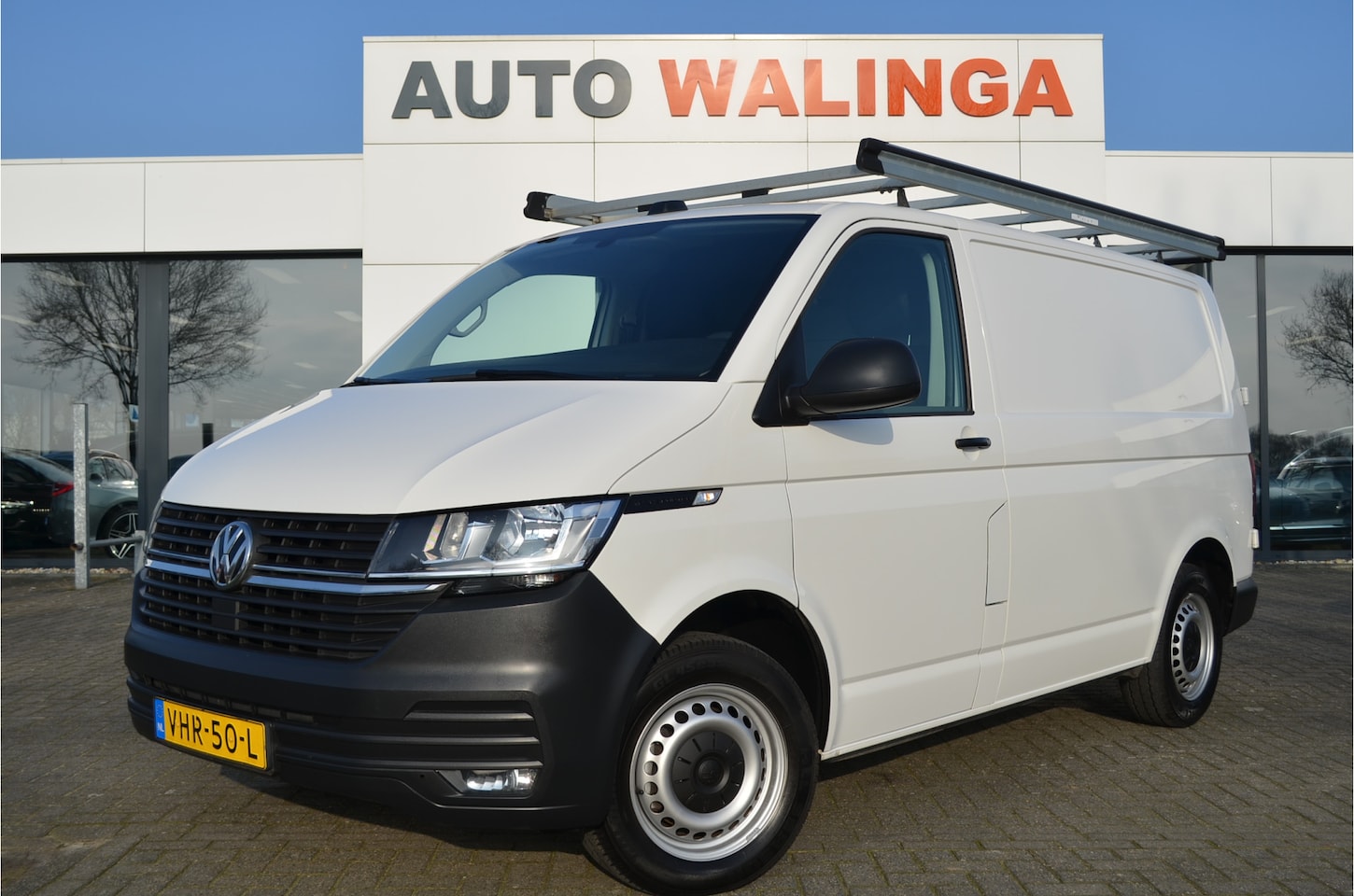 Volkswagen Transporter - 2.0 TDI L1H1 28 Imperial | Carplay | Trekhaak | Cruise | Parkeersensoren | Schuifdeur - AutoWereld.nl