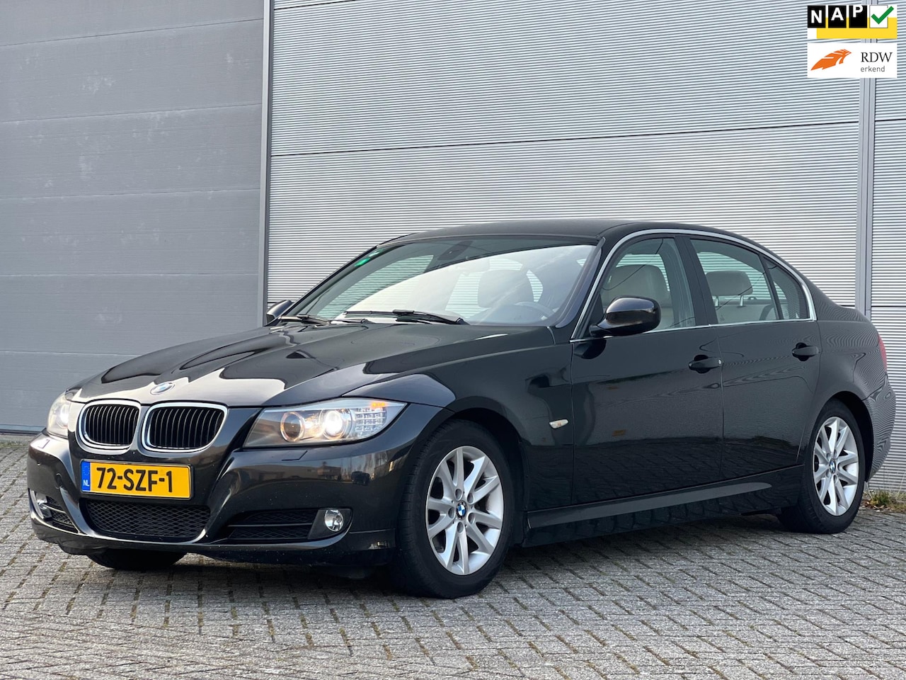 BMW 3-serie - 320d High Executive M-Uitvoering | Leder | Xenon | Navigatie | Parkeersensoren - AutoWereld.nl