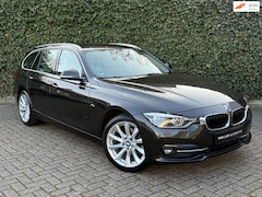 BMW 3-serie Touring - 318d | Navi | Leder | Cruise | Xenon