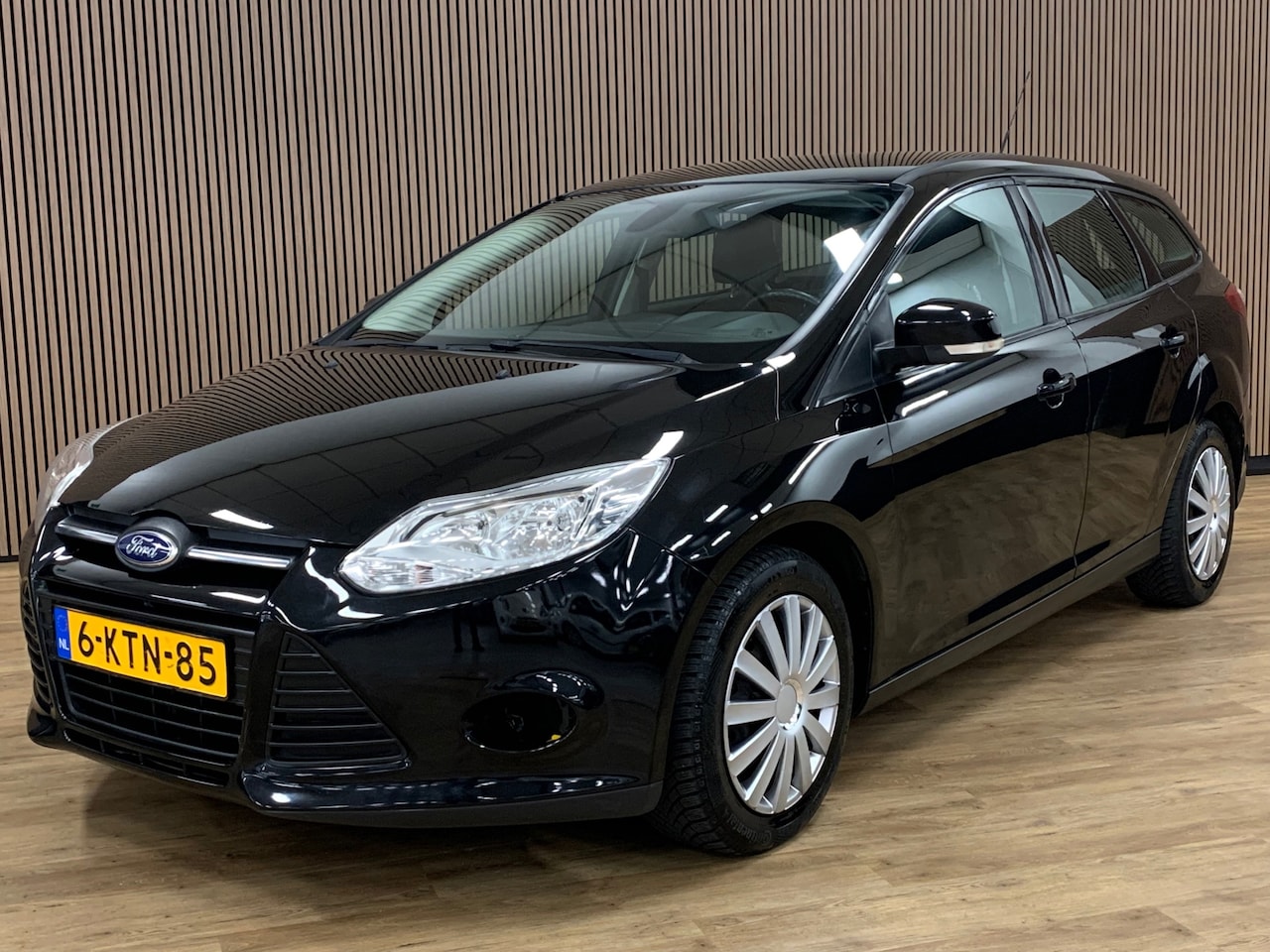 Ford Focus Wagon - 1.0 EcoBoost Lease Trend-Navigatie-Airco- - AutoWereld.nl