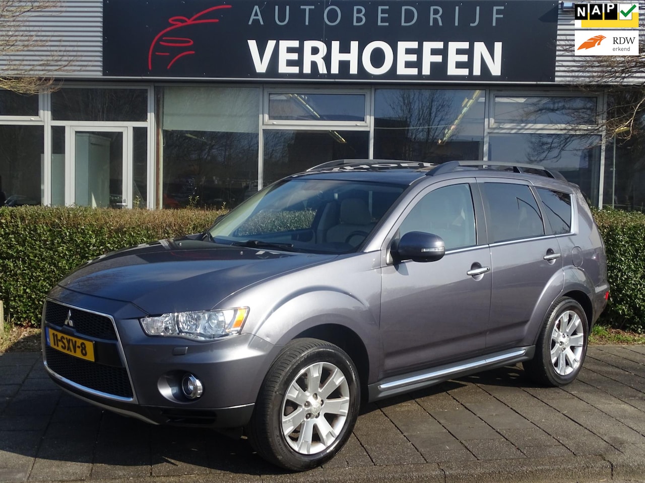 Mitsubishi Outlander - 2.0 Edition Two - AUTOMAAT - PANORAMDAK - PARKEERCAMERA - LEDER - NAVIGATIE - XENON - AutoWereld.nl