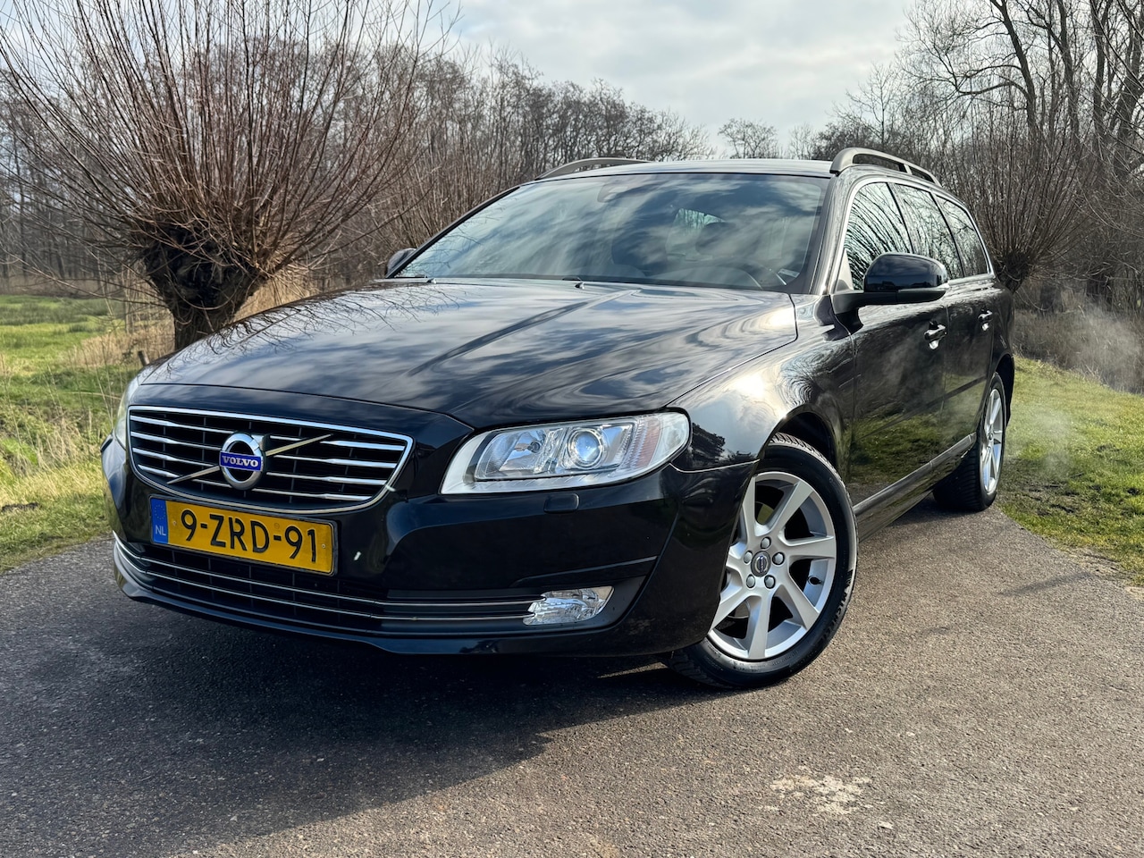 Volvo V70 - 1.6 T4 Nordic+ / Automaat / Leder / Goed onderhouden / Elektrische klep / Navigatie / Stoe - AutoWereld.nl