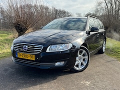 Volvo V70 - 1.6 T4 Nordic+ / Automaat / Leder / Goed onderhouden / Elektrische klep / Navigatie / Stoe