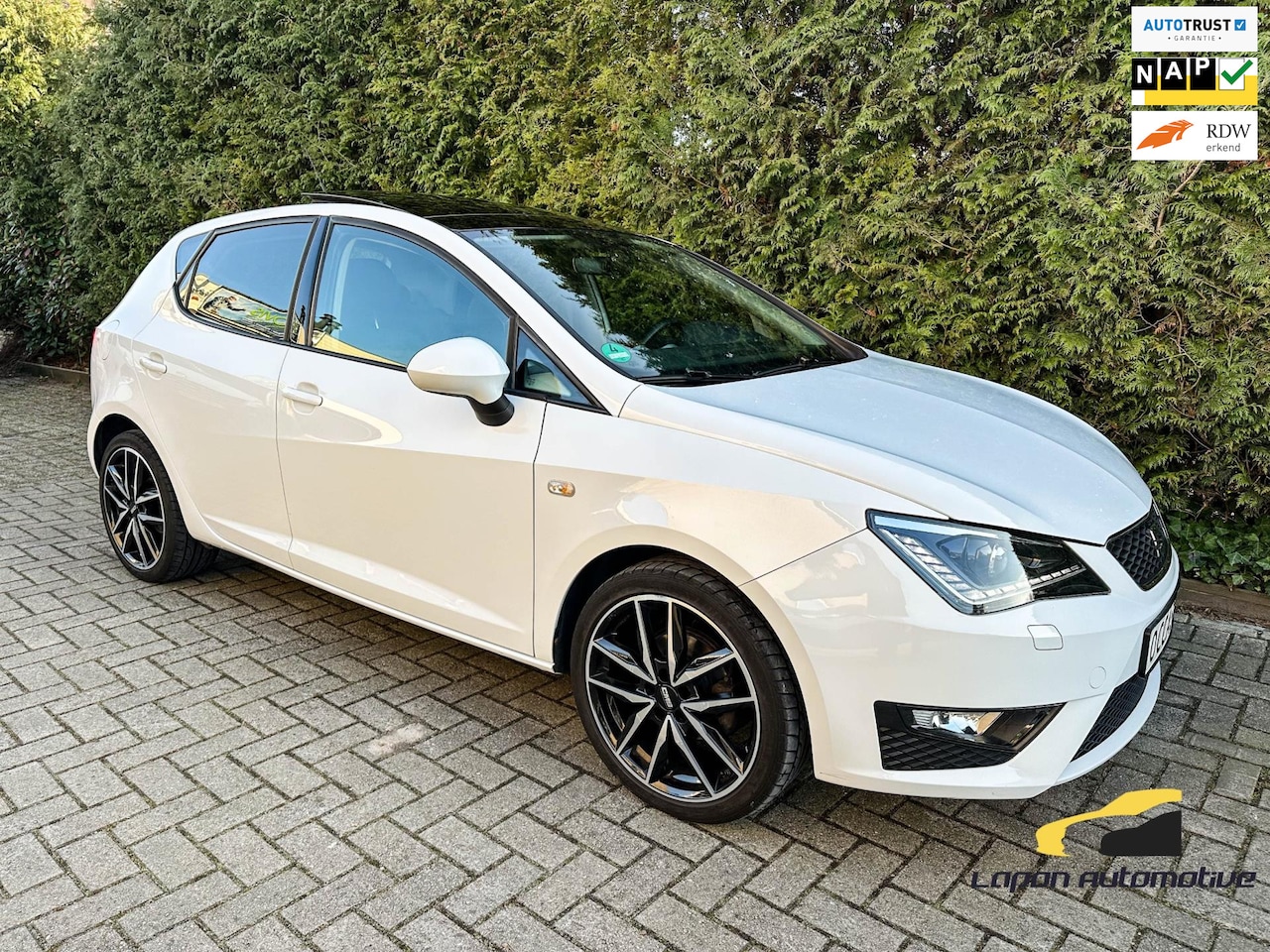 Seat Ibiza - 1.2 TSI FR Pano NAV|LED|CarPlay - AutoWereld.nl