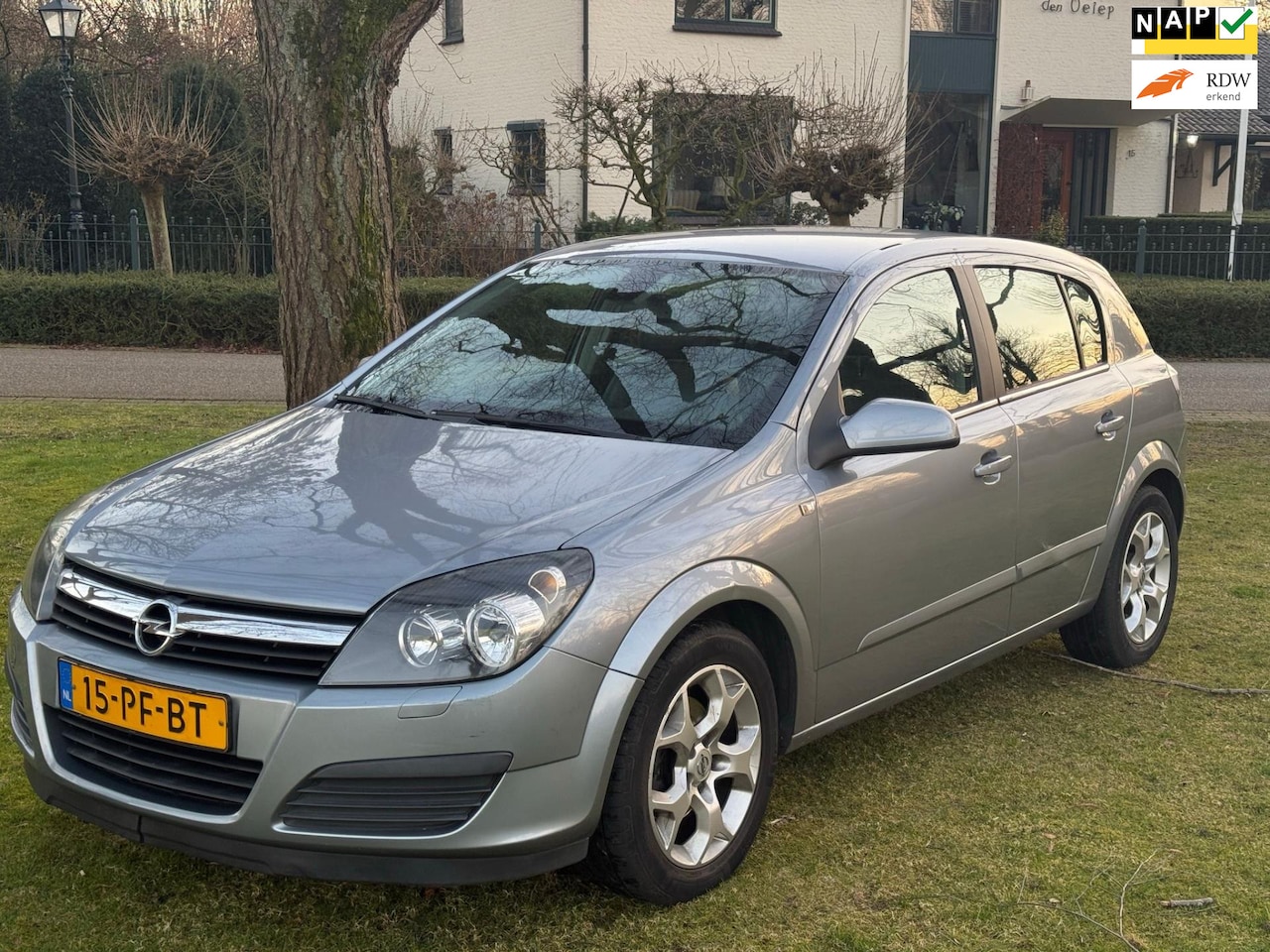 Opel Astra - 1.8 Cosmo Trekhaak Airco 1JR APK Goed onderhouden! - AutoWereld.nl