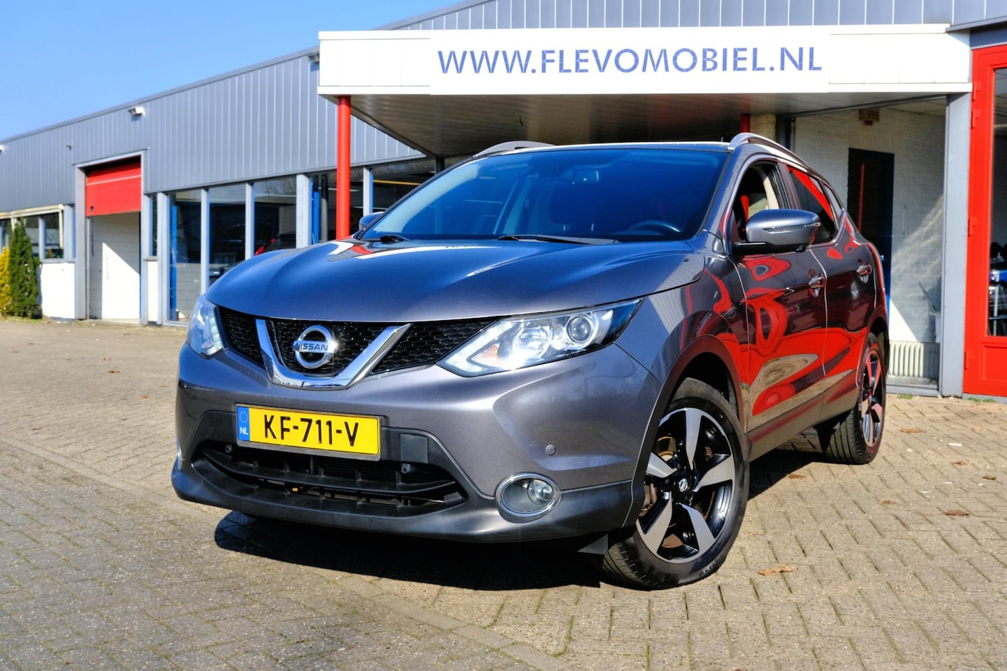 Nissan Qashqai - 1.2 N-Connecta Pano|Navi|Cam|LMV|PDC - AutoWereld.nl