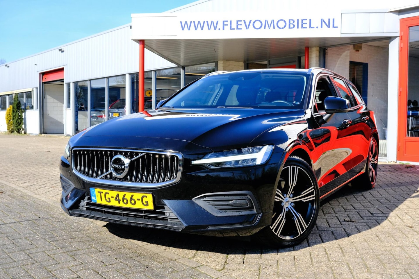 Volvo V60 - 2.0 D4 190pk Momentum Aut. Navi|LED|Clima|LMV - AutoWereld.nl