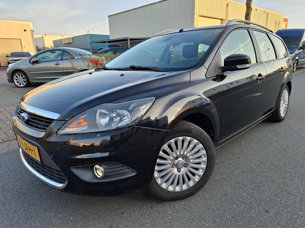 Ford Focus Wagon - 1.8 Titanium CLIMA/CRUISE/PDC/TREKHAAK! - AutoWereld.nl